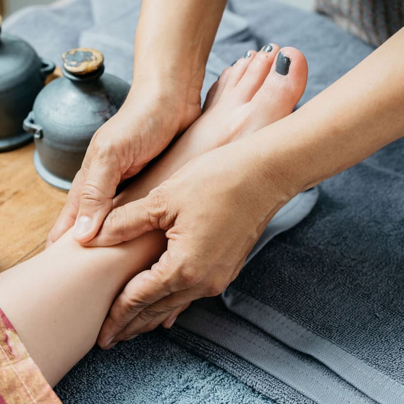 Bị Giãn Tĩnh Mạch Có Nên Massage Không? 3 Lưu Ý
